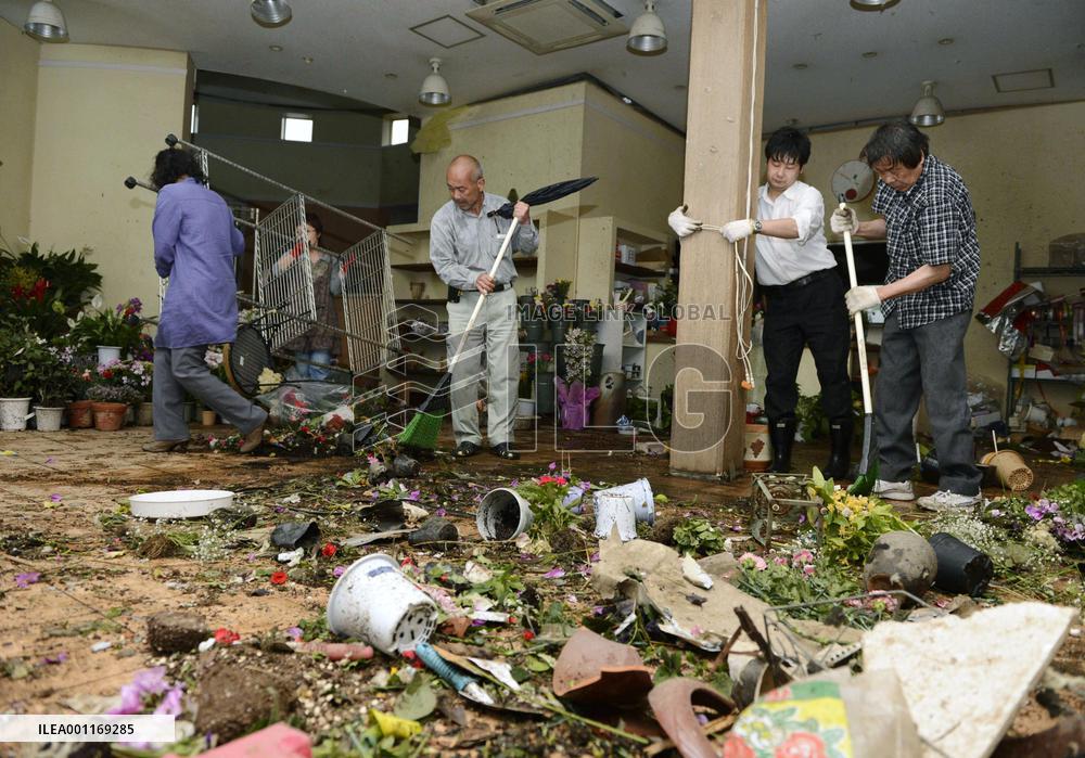 Tornadoes hit Ibaraki, Tochigi