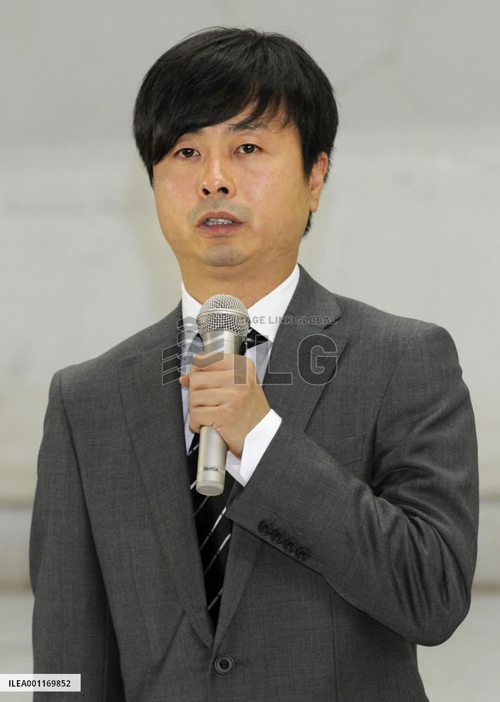 Comedian admits mother had lived on welfare