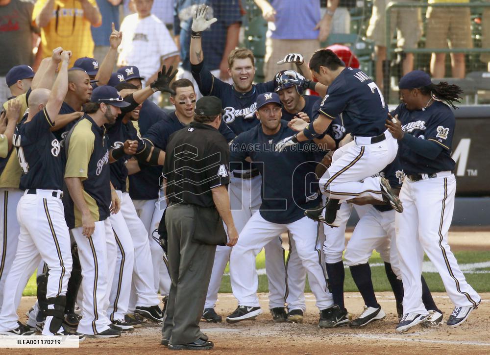 Aoki hits walk-off homer
