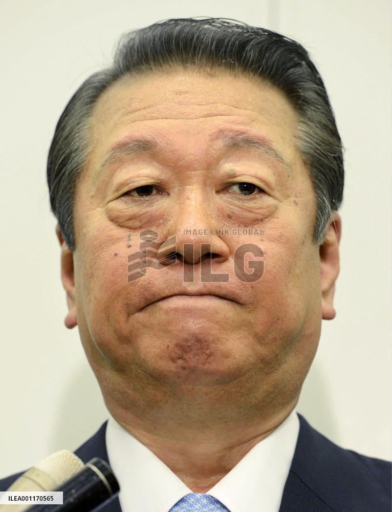 Ozawa to vote against tax hike bills