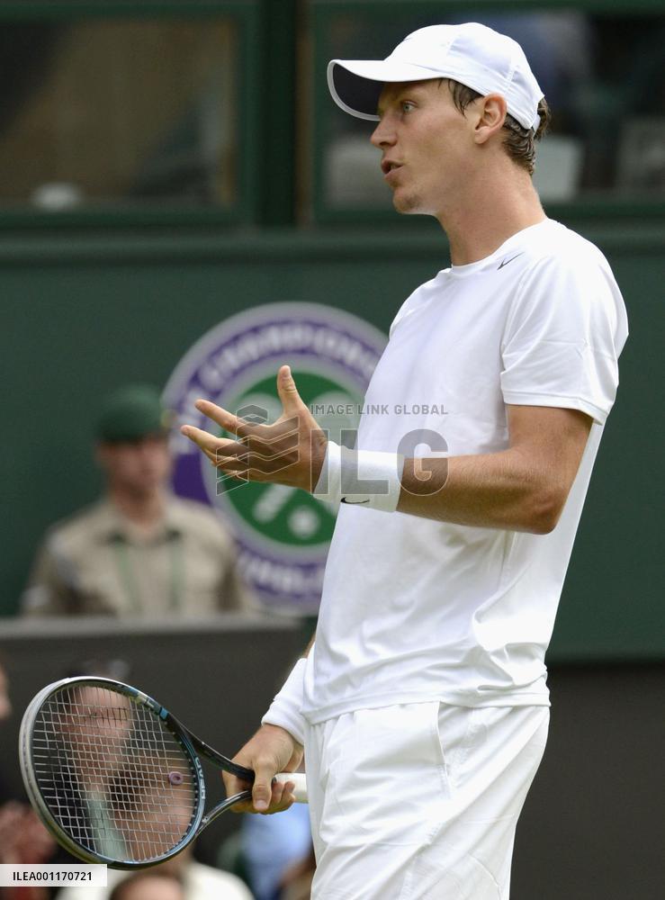 Berdych out at Wimbledon