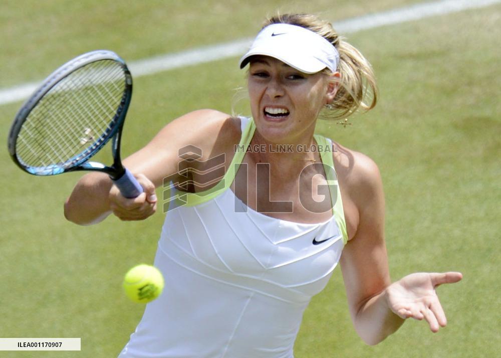 Sharapova advances to 4th round at Wimbledon