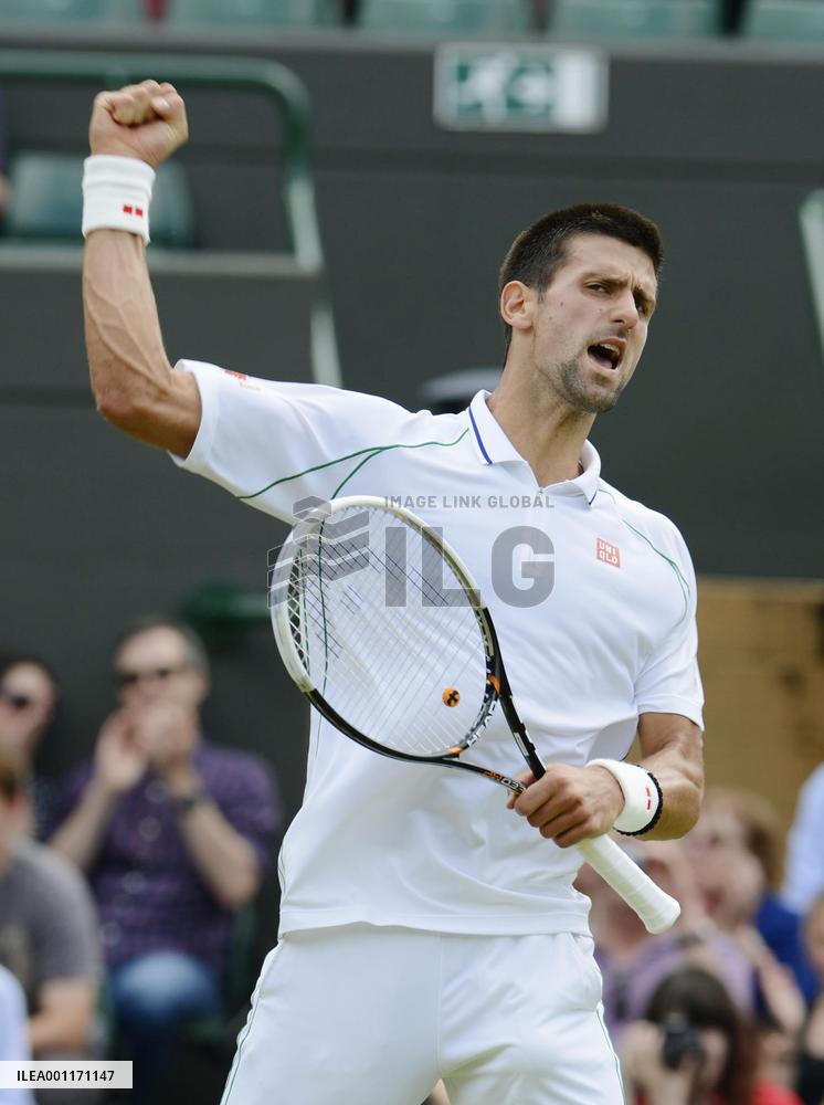 Djokovic advances to semifinals at Wimbledon