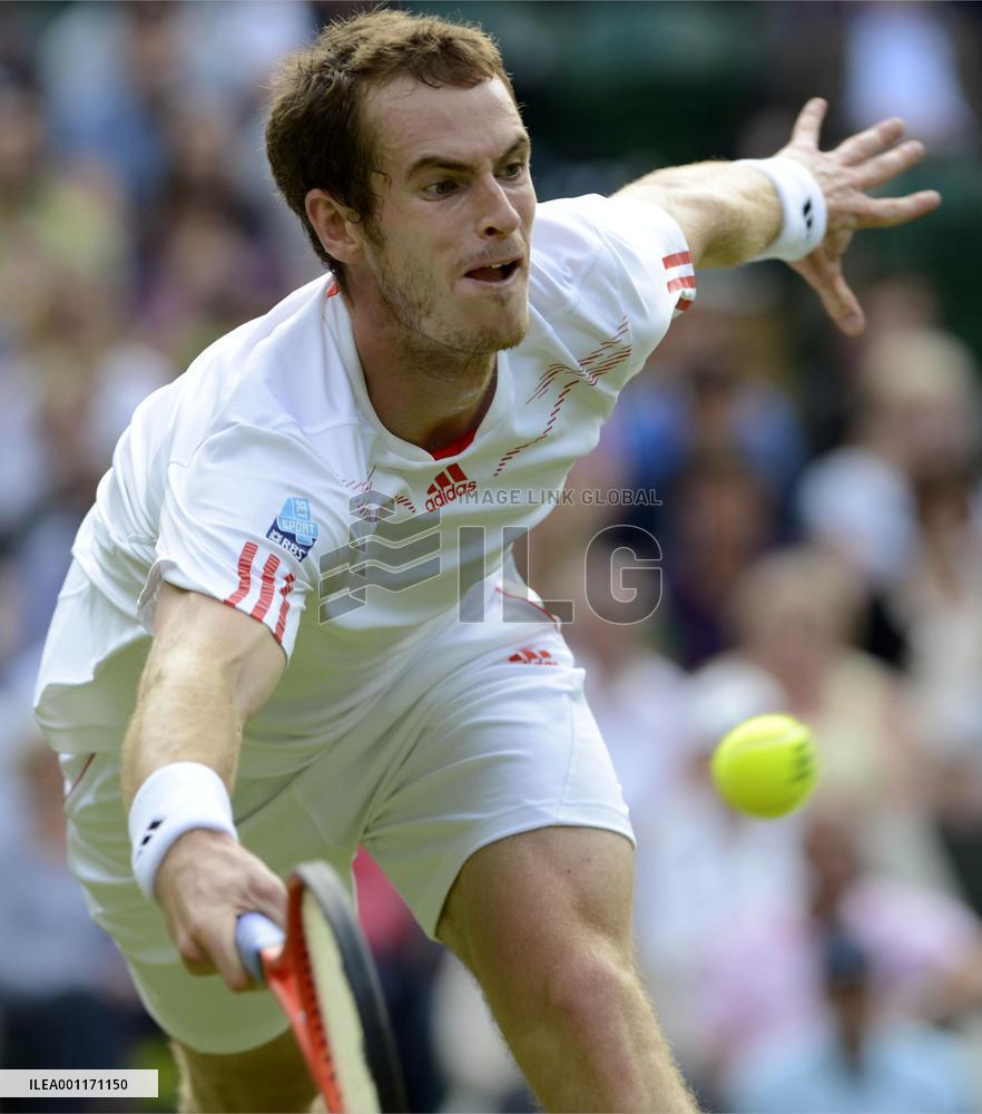 Murray advances to semifinals at Wimbledon
