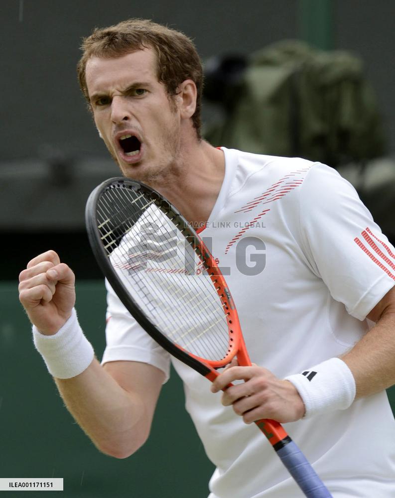 Murray advances to semifinals at Wimbledon