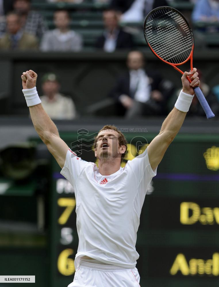 Murray advances to semifinals at Wimbledon