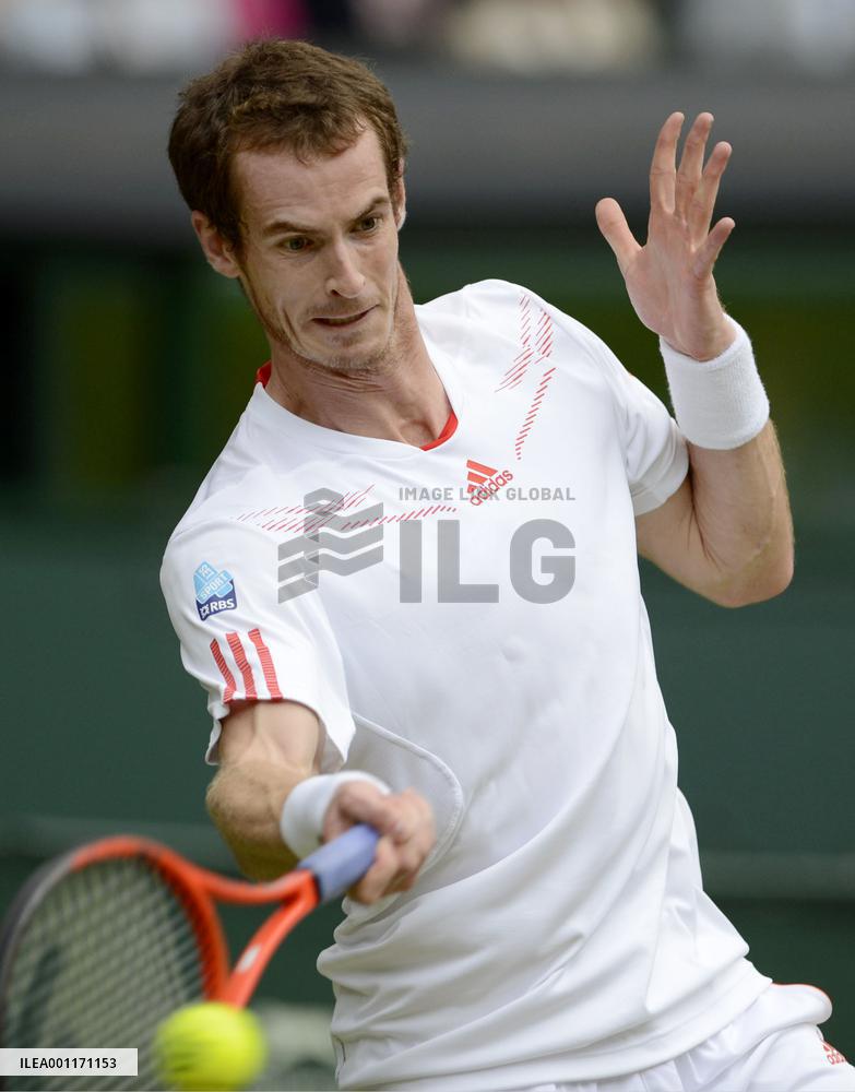 Murray advances to semifinals at Wimbledon