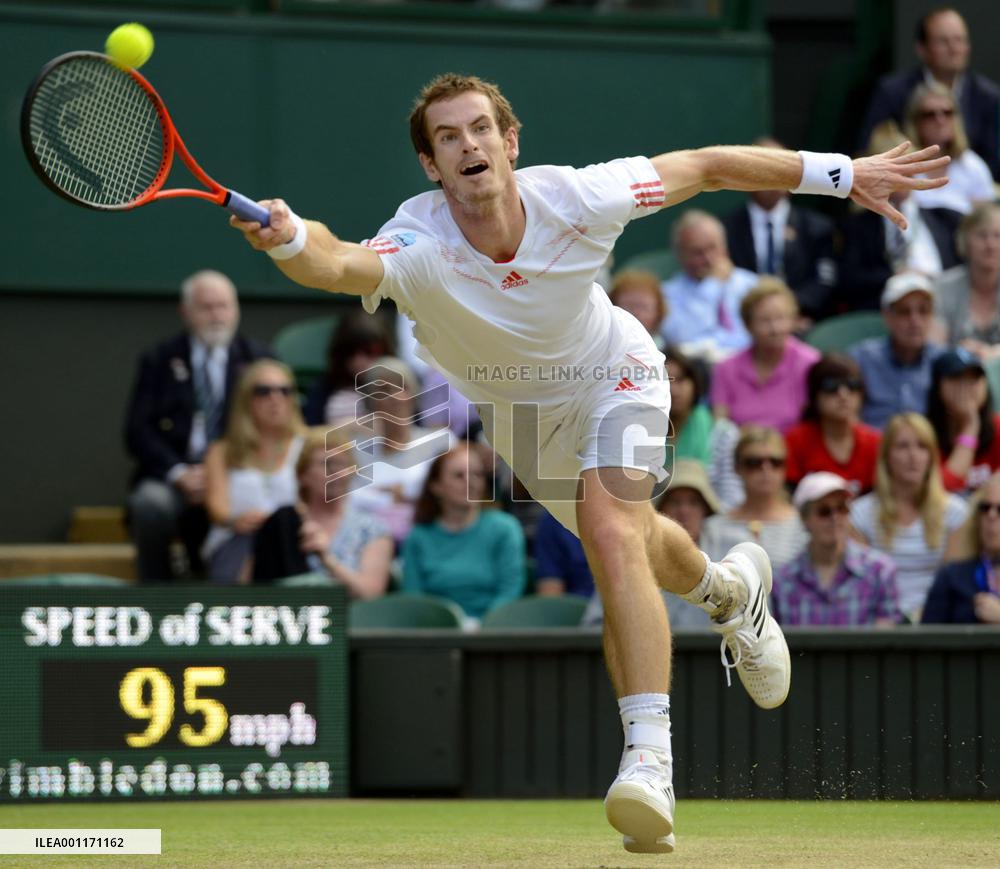Murray advances to semifinals at Wimbledon