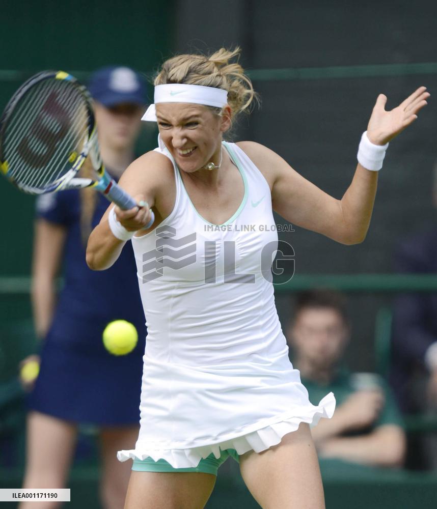 Azarenka defeated by Serena Williams at Wimbledon