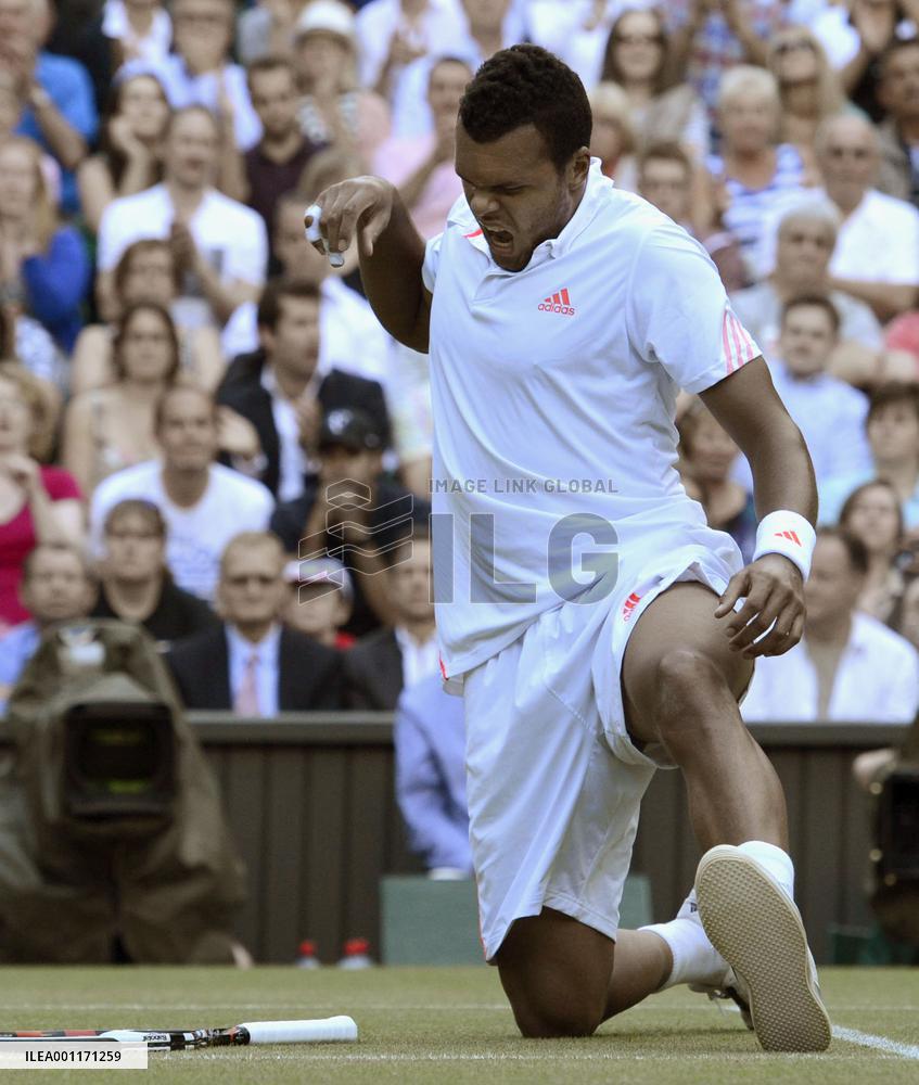 Tsonga defeated by Murray at Wimbledon
