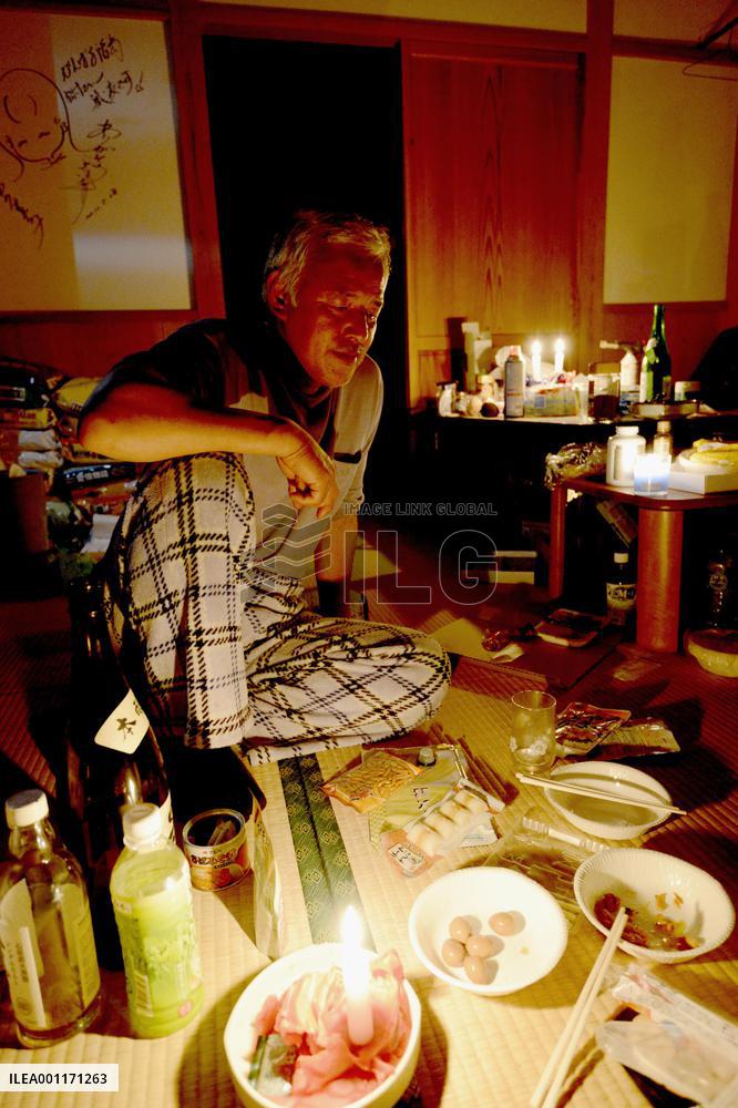 Man caring for abandoned cattle in Fukushima