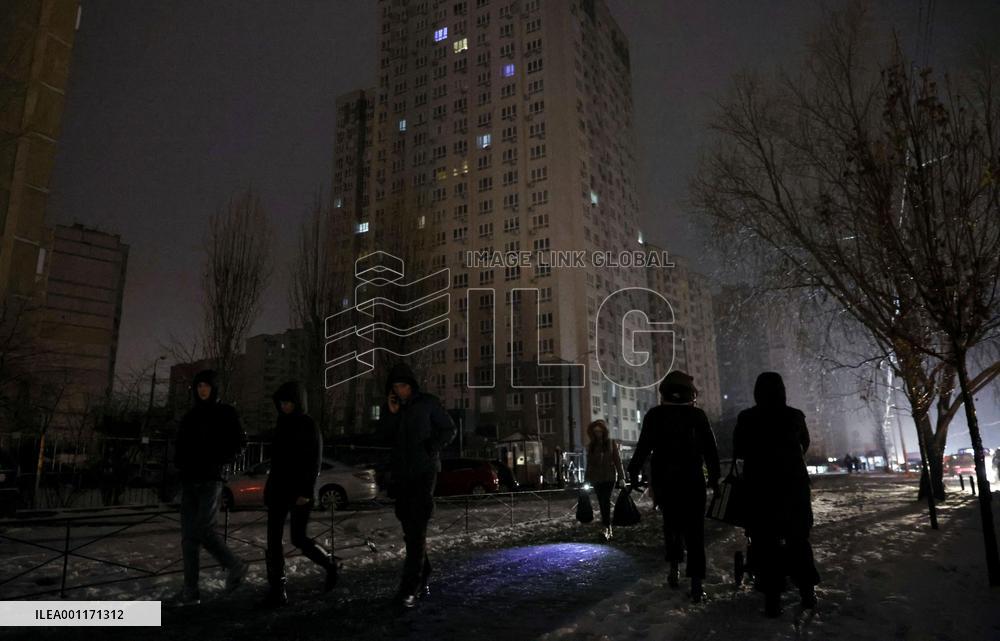 Infrastructure paralyzed in Ukraine