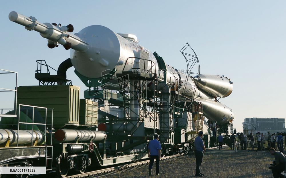 Soyuz spacecraft set up on launching pad