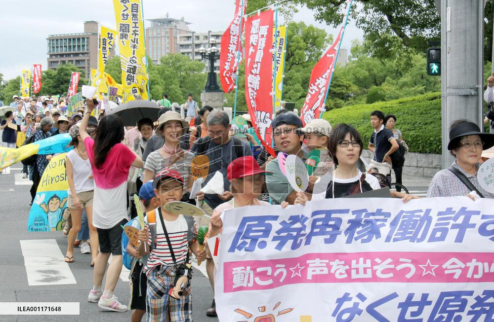 Antinuclear parade in Hiroshima