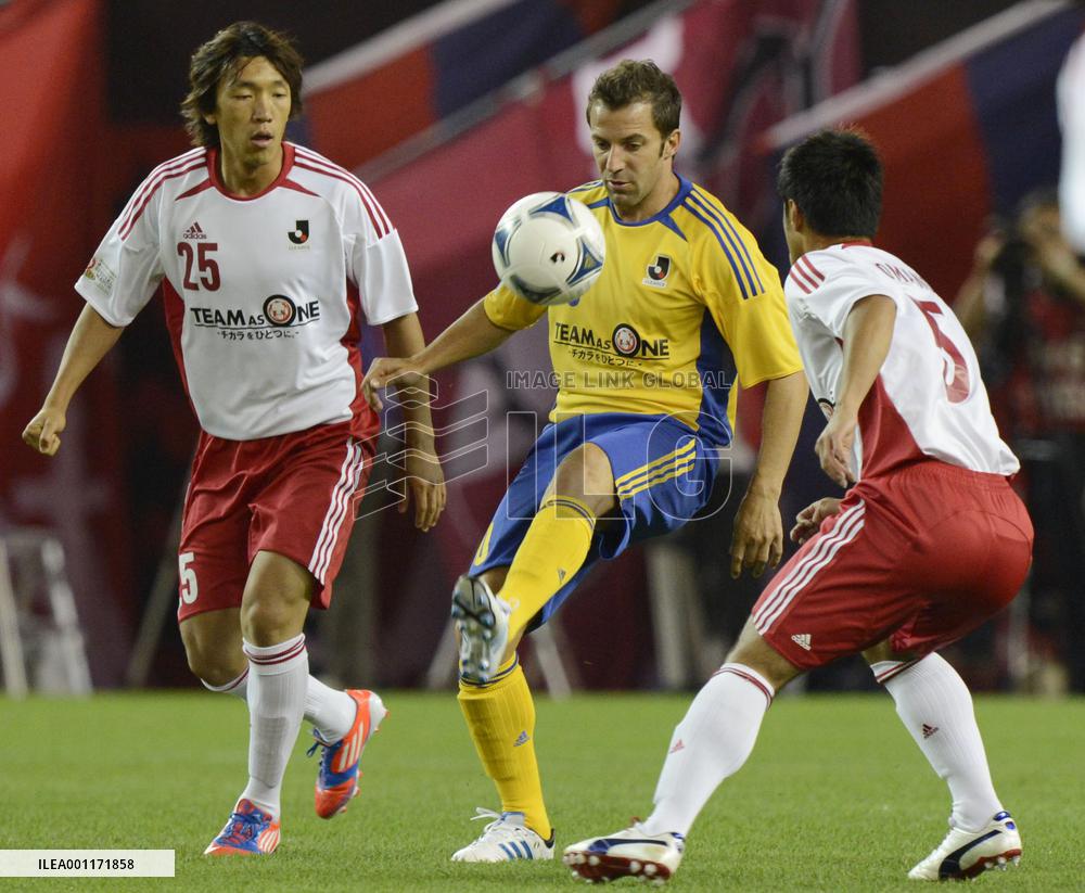 Del Piero at charity match in Japan