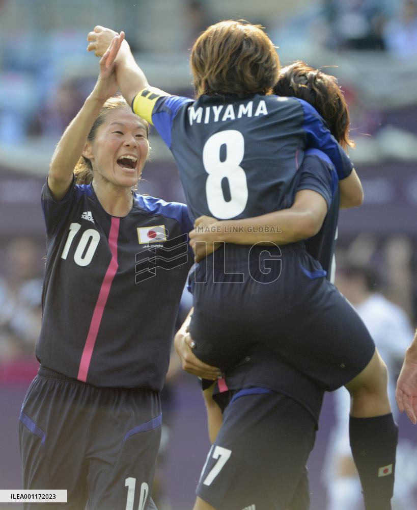 Japan beat Canada in Olympic women's soccer opener