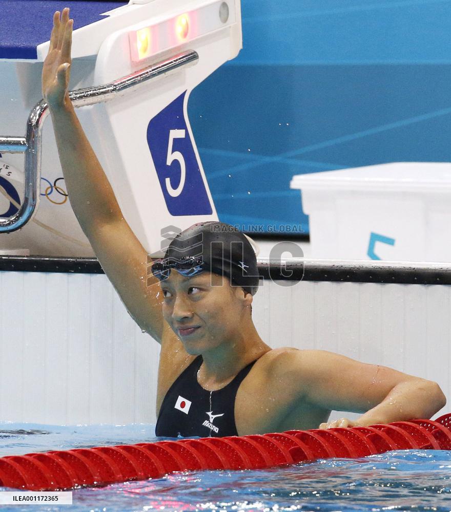 Terakawa advances to 100m backstroke final