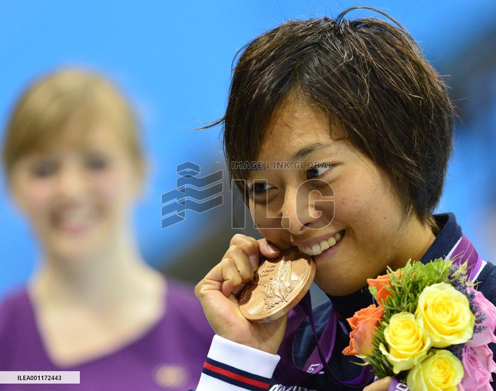 Suzuki wins bronze in Olympic women's 100m breaststroke