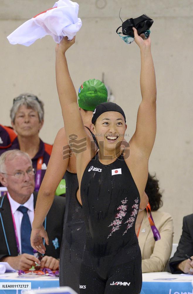 Suzuki wins silver in women's 200m breaststroke