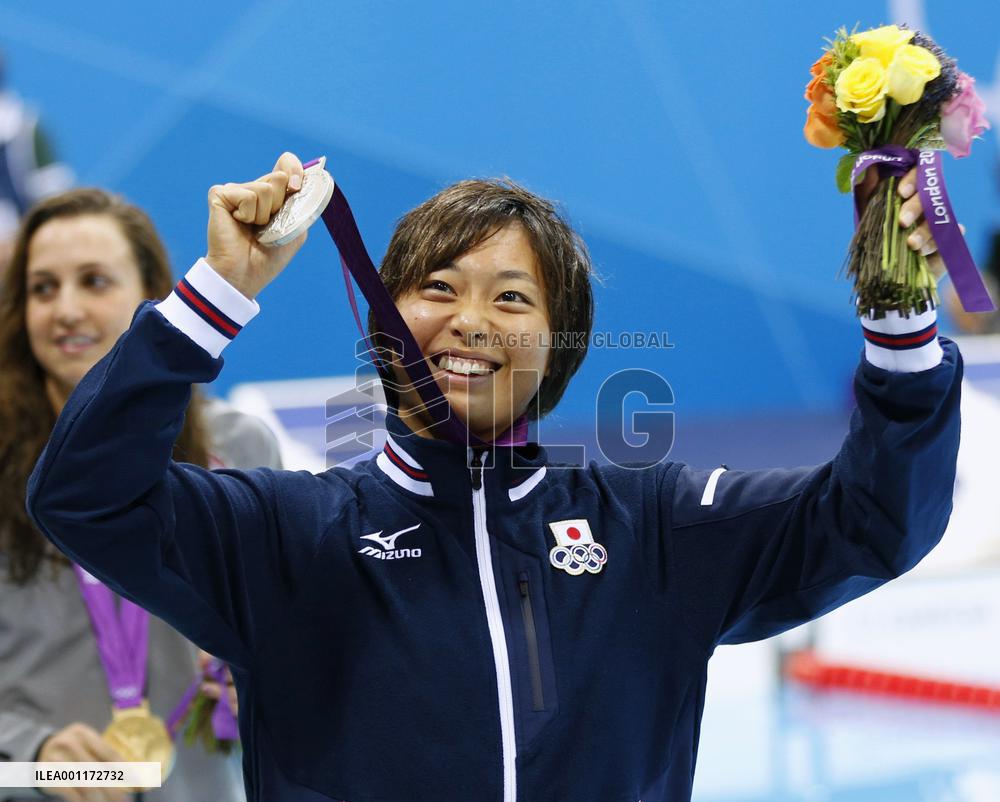 Suzuki wins silver in women's 200m breaststroke