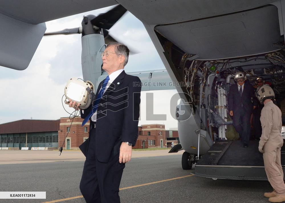 Japan minister joins Osprey demonstration flight