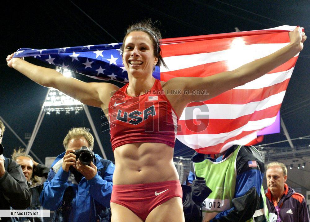 Suhr wins gold in women's pole vault