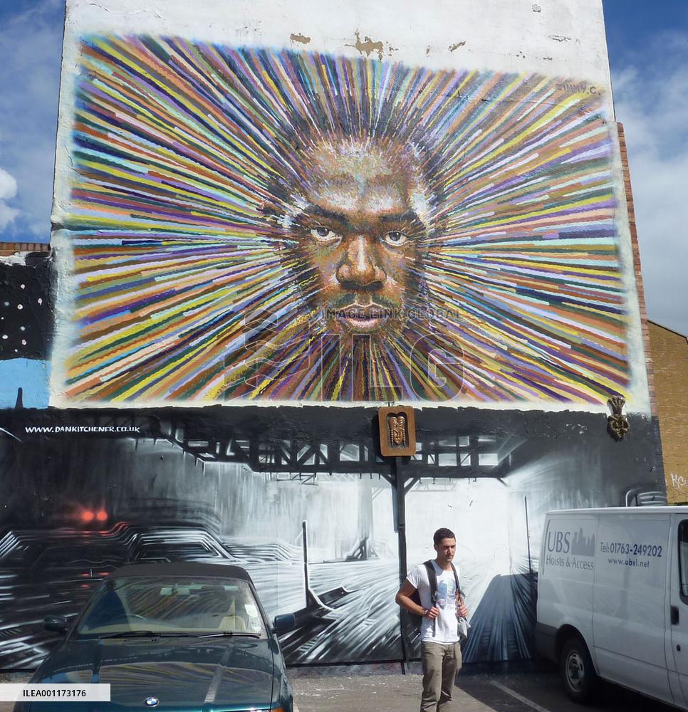 Bolt on London mural
