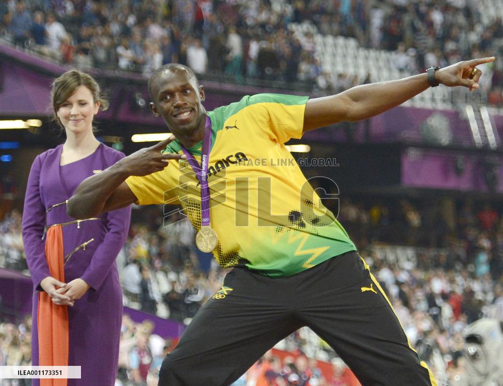 Bolt wins men's 200 meters