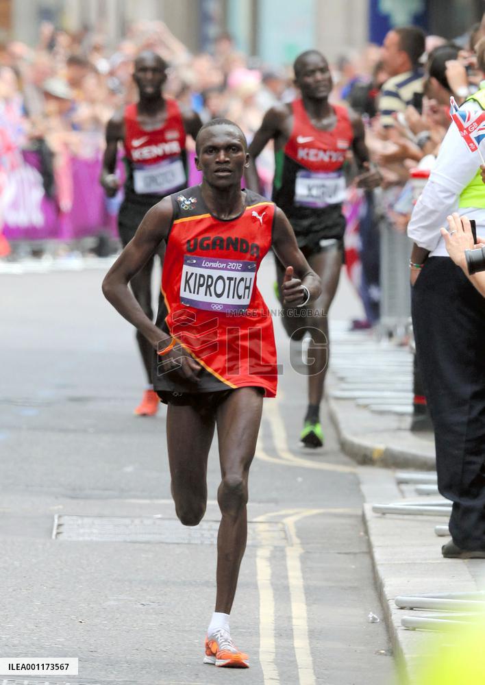 Uganda's Kiprotich wins men's marathon