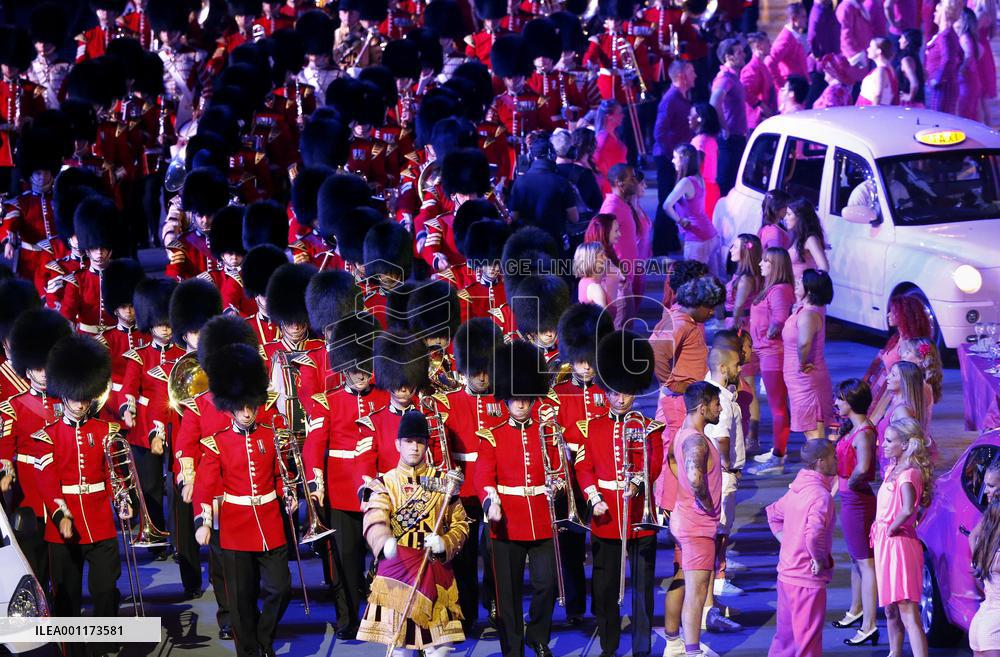 Curtain drawn on London Games, passes baton to Rio