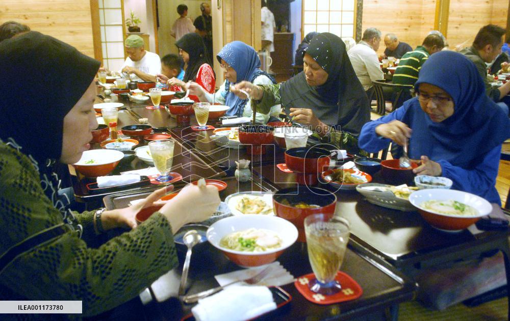 Serving halal food for Muslim tourists