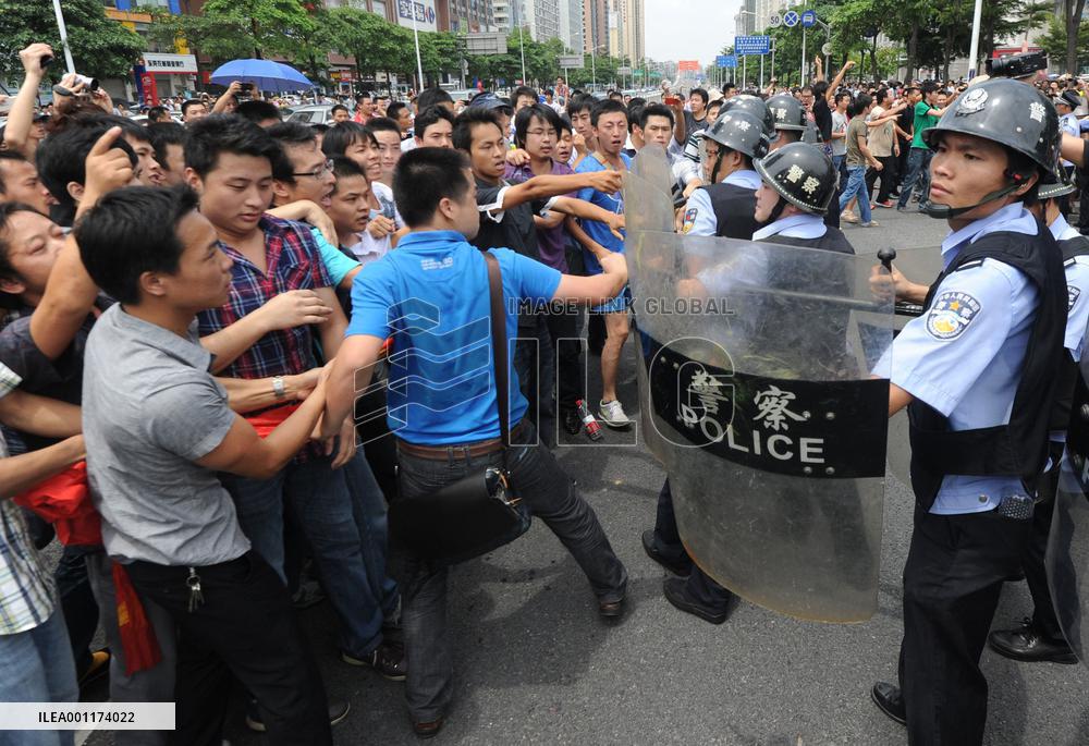 Anti-Japan protests occur in 4 China cities