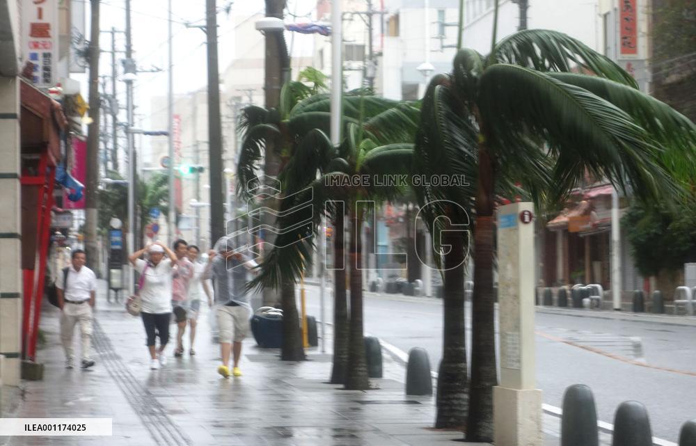 Powerful typhoon to rip through Okinawa