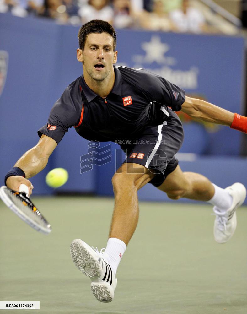 Djokovic advances to U.S. Open semis
