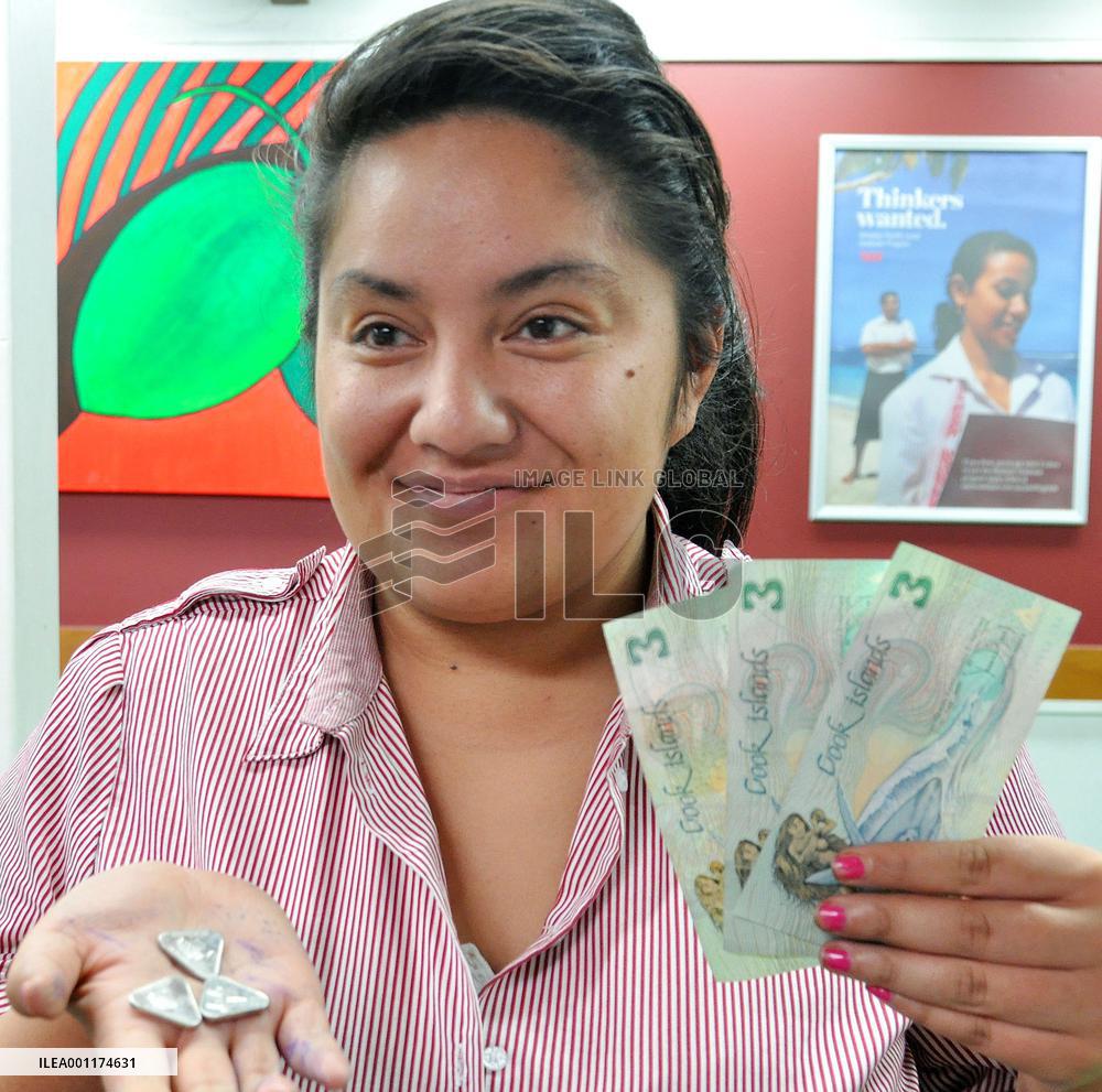 Cook Islands' bills, coins