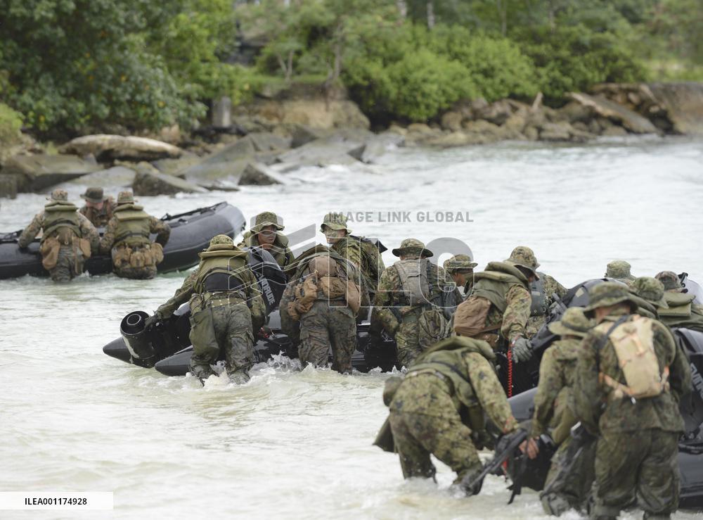 Japan-U.S. joint drill to defend remote islands
