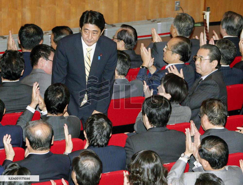 Abe makes comeback as LDP chief