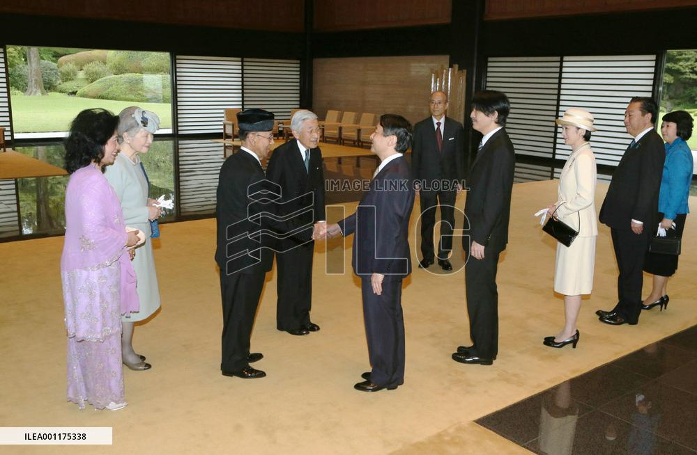 Malaysia royal couple in Japan