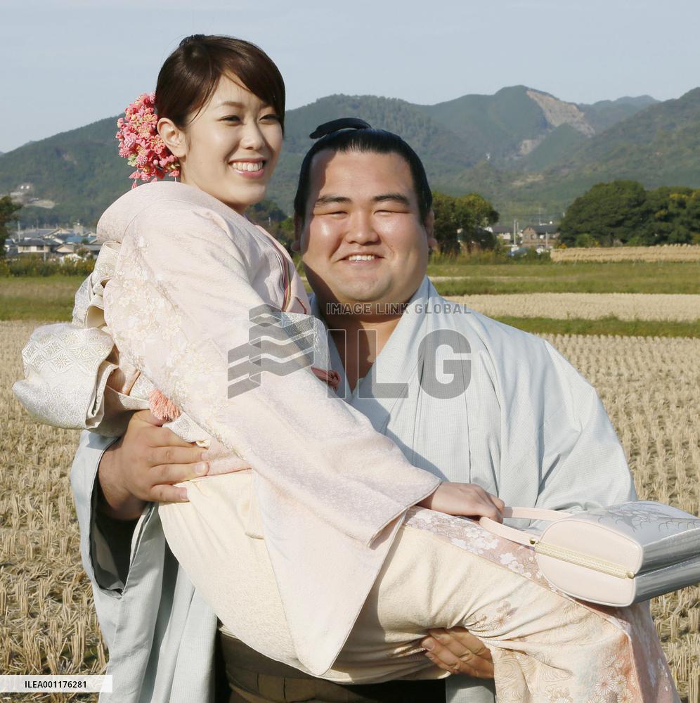 Kotoshogiku announces engagement