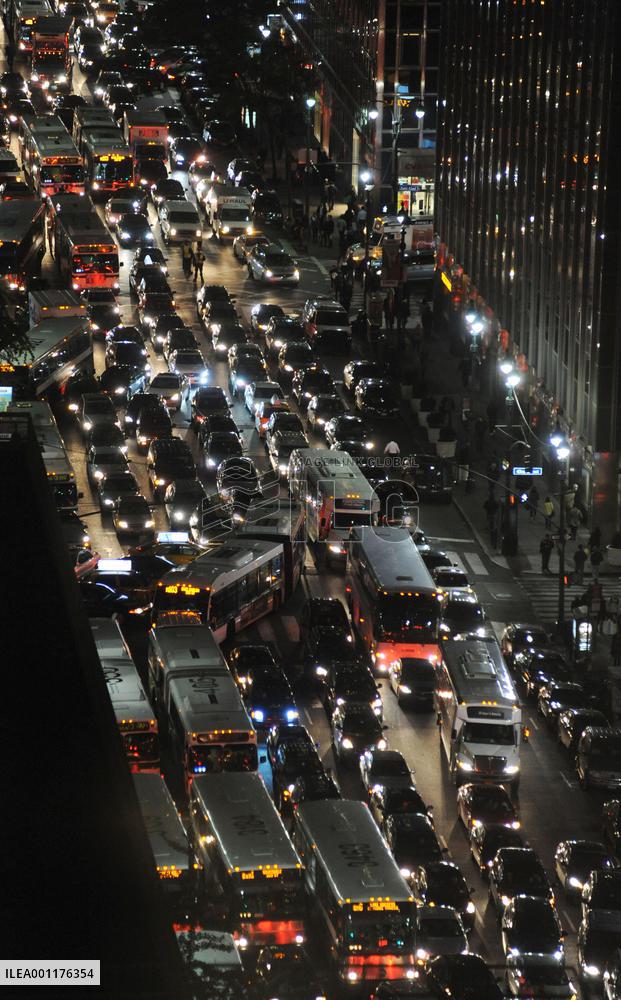 Traffic jam in Manhattan in wake of storm