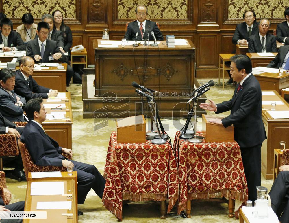 PM Noda, LDP chief Abe in parliamentary debate