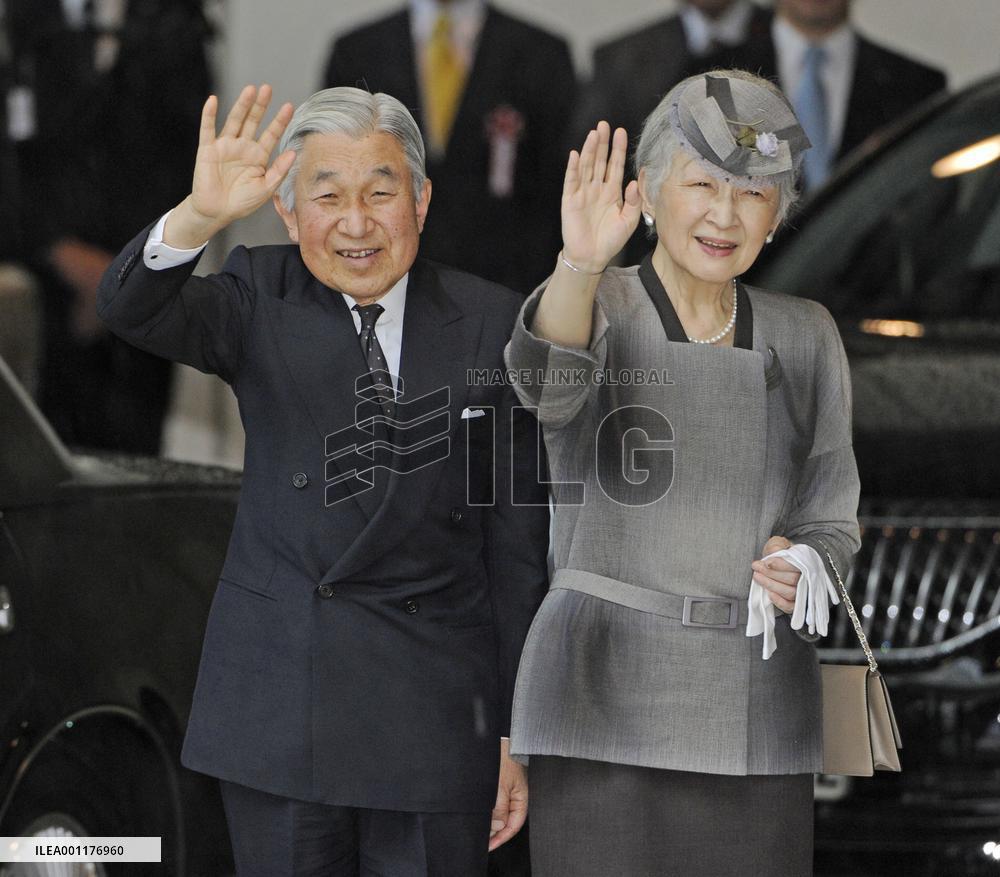 Emperor, empress in Okinawa
