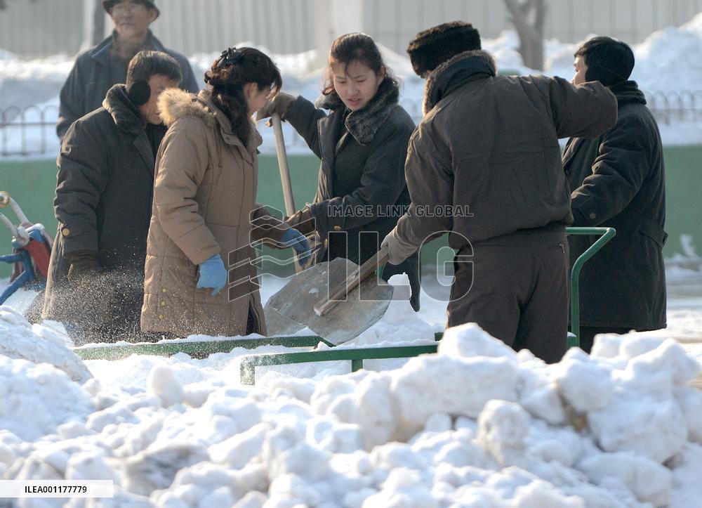 People in Pyongyang