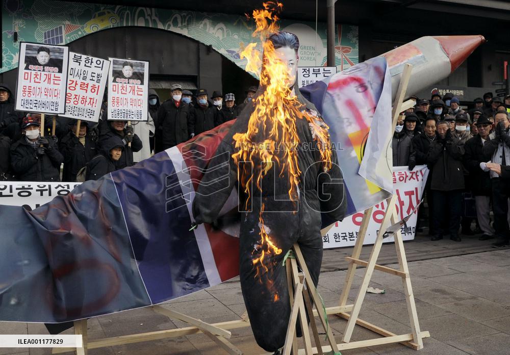 Protests in Seoul against N. Korean rocket launch