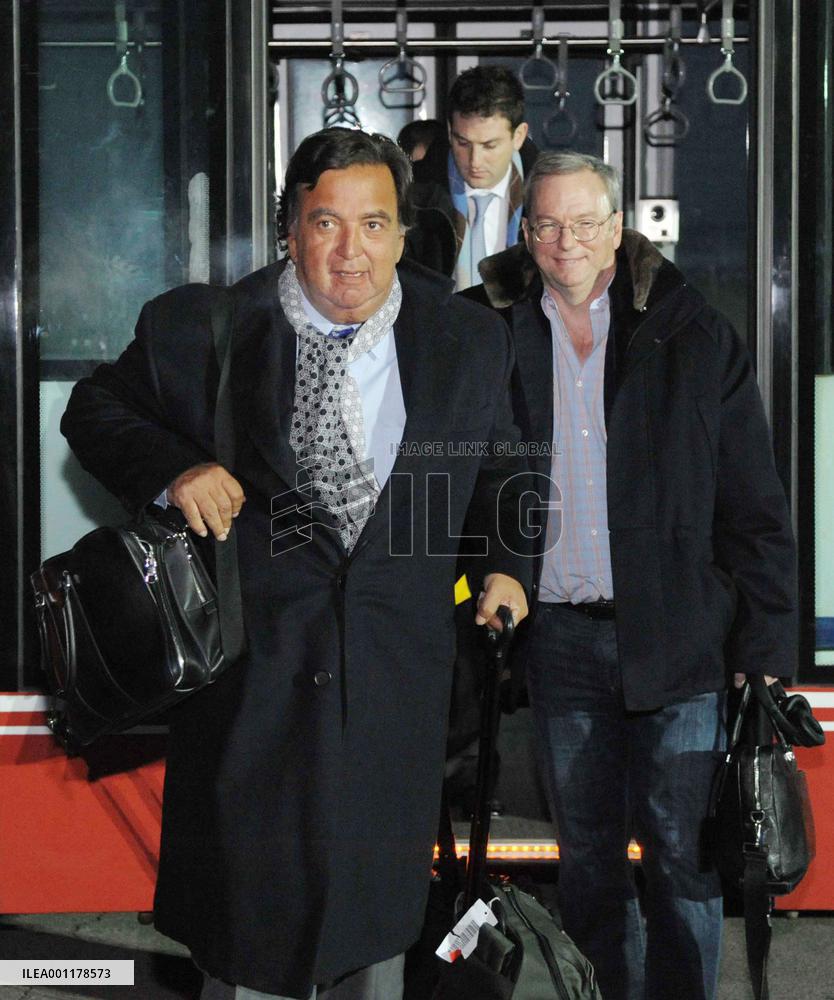 U.S. mission arrives in Pyongyang