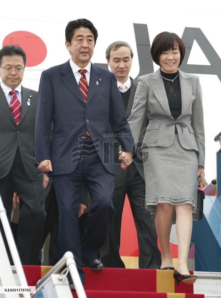 PM Abe in Vietnam