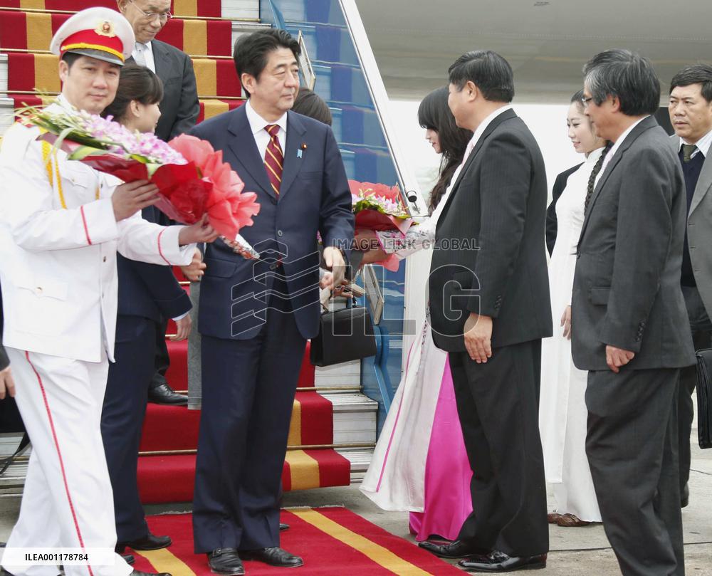 PM Abe in Vietnam