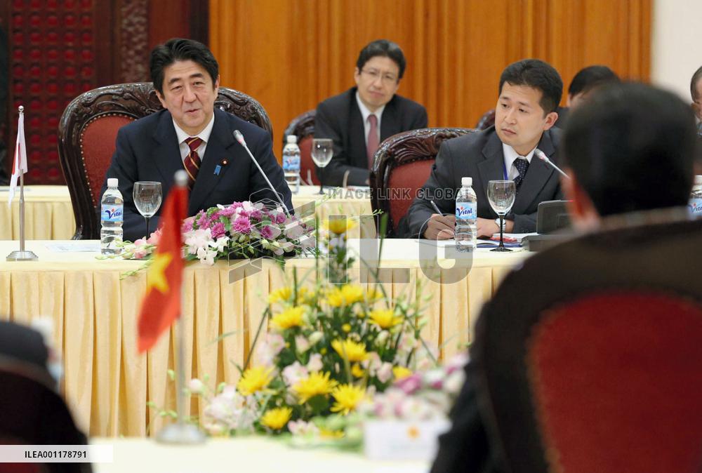 PM Abe in Vietnam