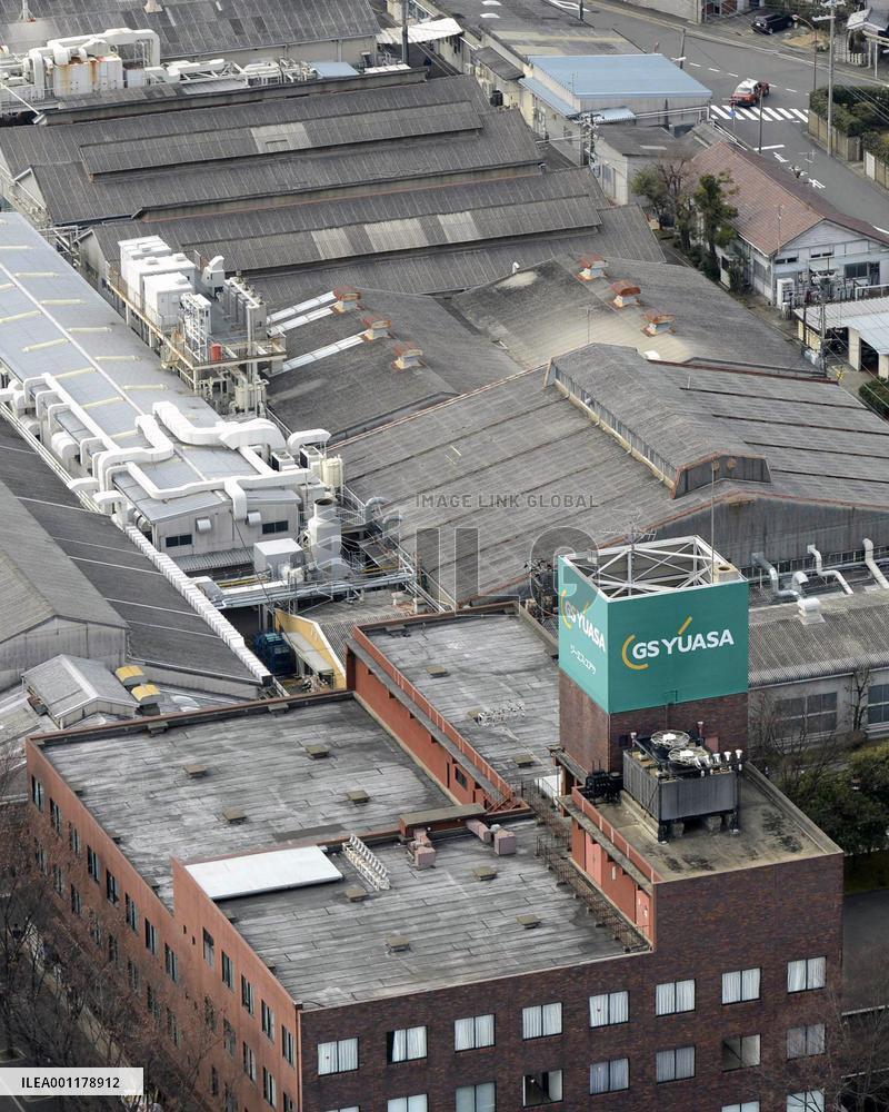 On-site probe of battery maker over plane mishap