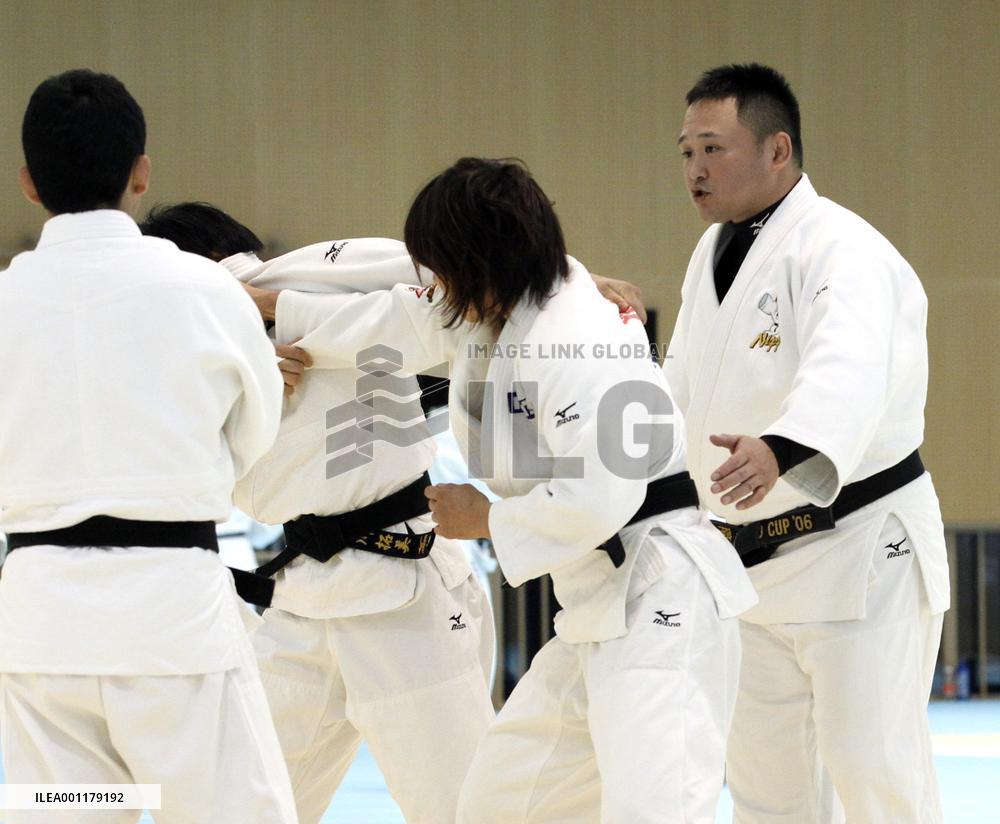 Judo coach resigns over abuse scandal